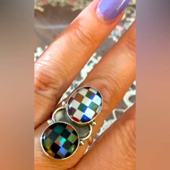 Elegant Sterling Silver Multicolor Checkered Ring - Picture 2 of 5